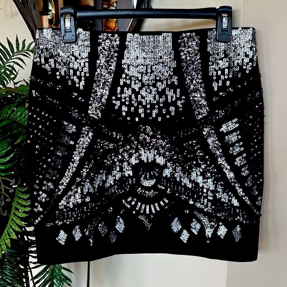 NWOT Express Black Mini Skirt Metallic Gray & Silver Tone Sequins Cotton Stretch - Picture 2 of 12